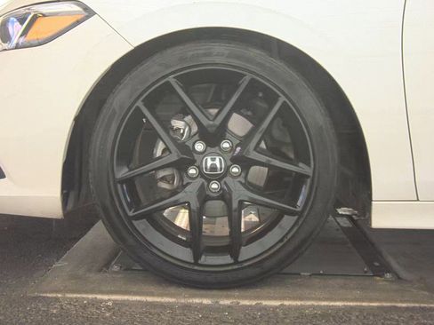 Used 2024 Honda Civic Sport image 13