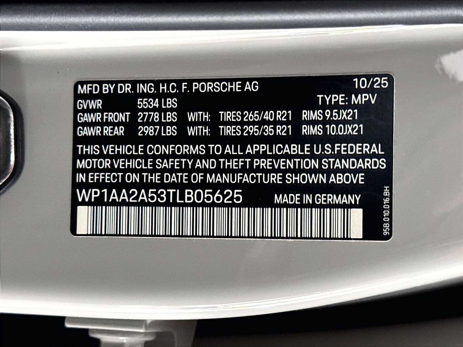 Used 2026 Porsche Macan AWD/4WD image 37