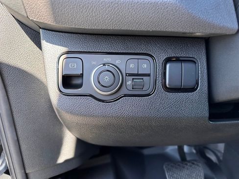 Used 2025 Mercedes-Benz Sprinter 2500 image 11