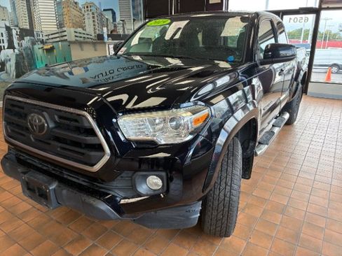 Used 2019 Toyota Tacoma SR5 image 6