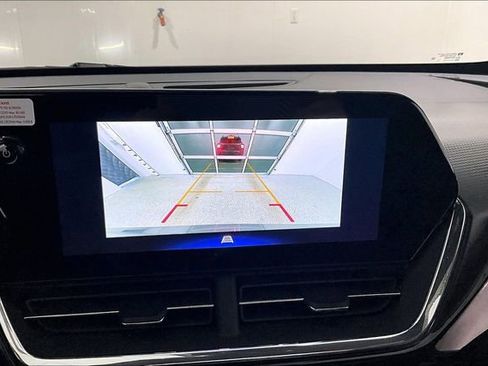 Used 2025 Chevrolet Trax RS w/ Sunroof Package image 14