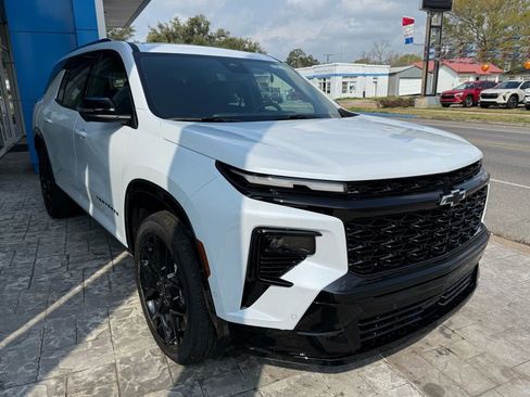 New 2026 Chevrolet Traverse RS w/ LPO, Floor Liner Package image 6
