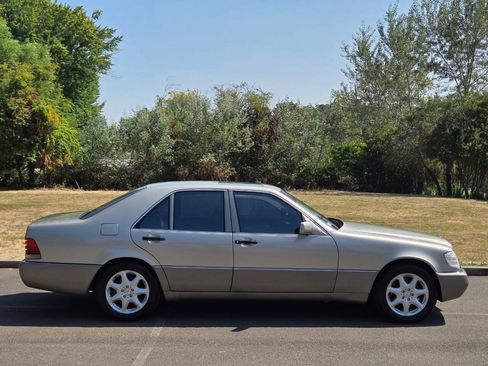 Used 1993 Mercedes-Benz 300 SD Sedan image 9