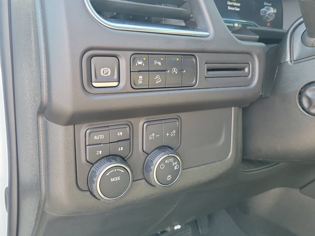 Used 2024 Chevrolet Tahoe Premier AWD/4WD image 27
