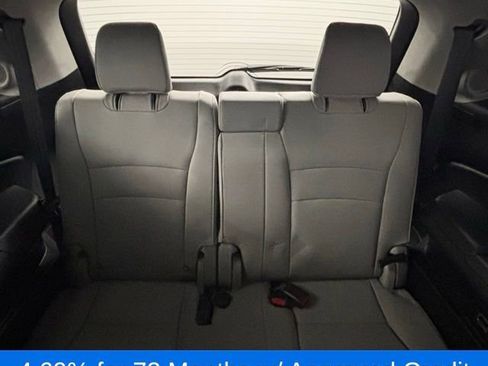 Used 2018 Honda Pilot Touring image 10