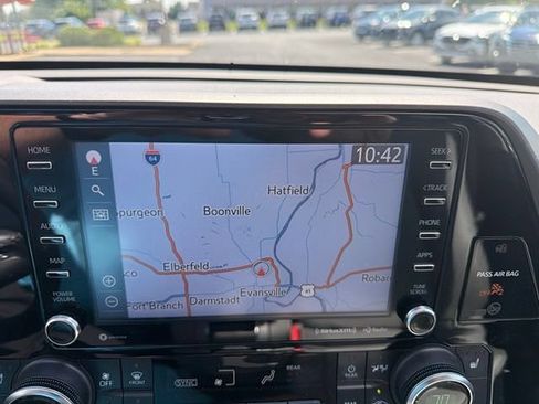 Used 2022 Toyota Highlander XLE AWD/4WD image 17
