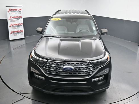 Used 2021 Ford Explorer XLT w/ Equipment Group 202A AWD/4WD image 22