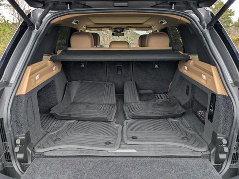 Used 2023 Land Rover Range Rover SE image 28