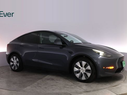 Used 2023 Tesla Model Y Long Range AWD/4WD image 14