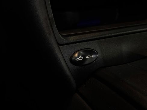 Used 2004 Porsche 911 Targa image 17