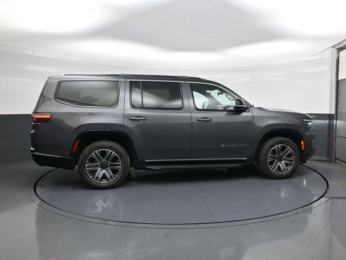 Used 2024 Jeep Wagoneer Series II w/ Flexible Seating Group AWD/4WD image 8
