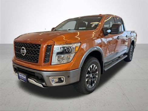 Used 2019 Nissan Titan PRO-4X w/ Pro-4x Convenience Package AWD/4WD image 2
