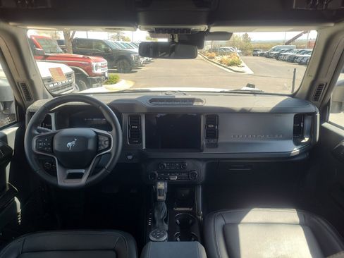 Used 2025 Ford Bronco Badlands image 20