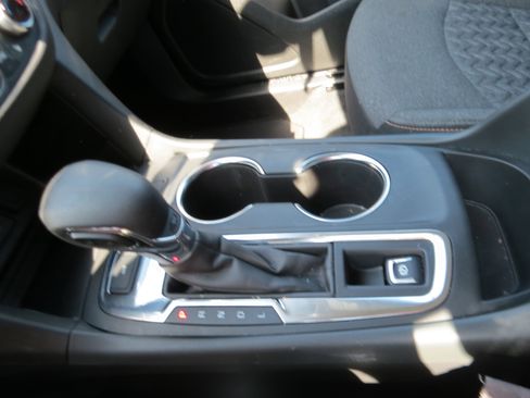 Used 2024 Chevrolet Equinox LT AWD/4WD image 19