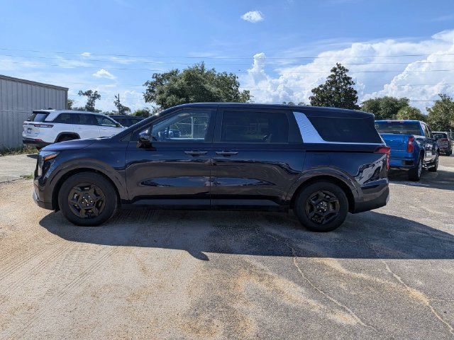 Used 2025 Kia Carnival LX FWD image 7