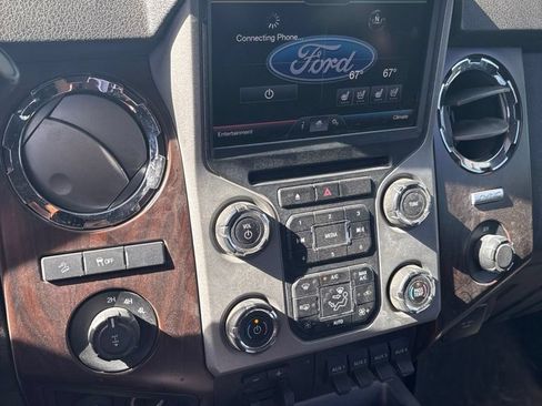 Used 2016 Ford F250 Lariat w/ Lariat Interior Package AWD/4WD image 9
