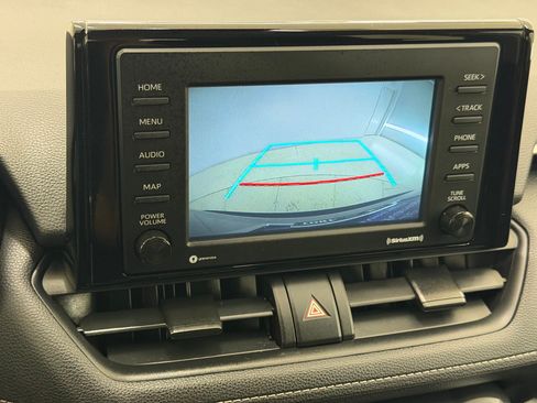 Used 2020 Toyota RAV4 LE FWD image 18