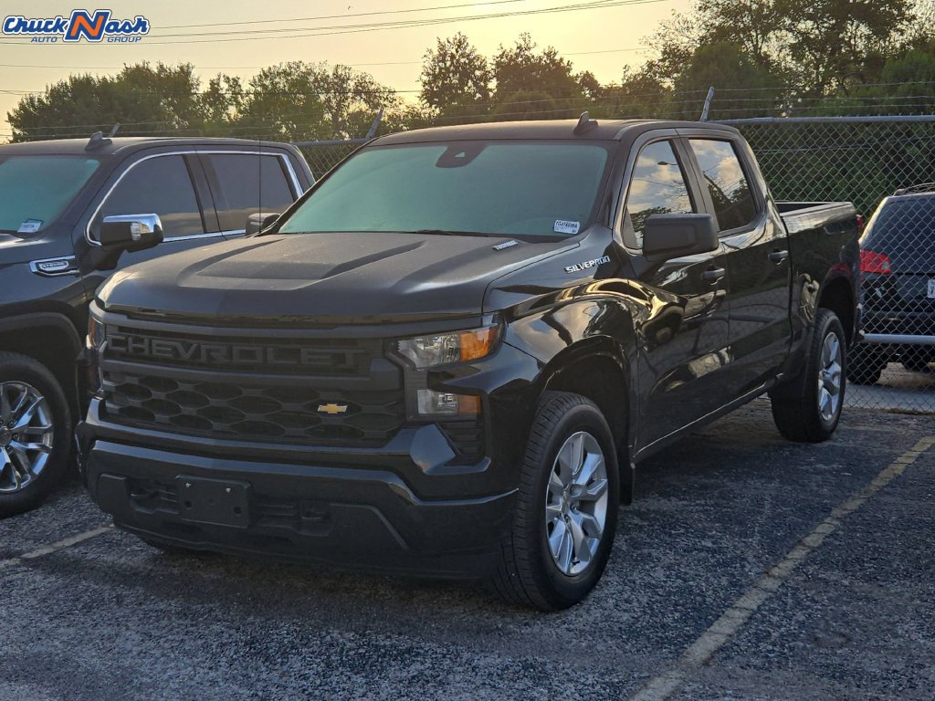 Used 2025 Chevrolet Silverado 1500 Custom RWD image 3