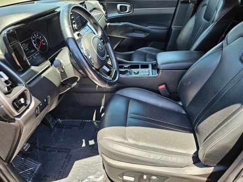 Used 2021 Kia Sorento S FWD image 25