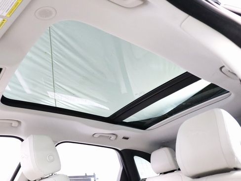 Used 2021 Jaguar F-PACE S image 27