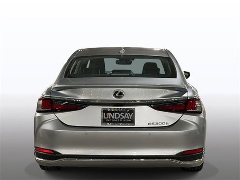 New 2025 Lexus ES 300h w/ Premium Package image 10