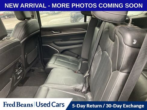 Used 2022 Jeep Grand Cherokee L Limited w/ Black Appearance Package image 11