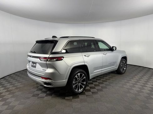 Used 2023 Jeep Grand Cherokee Overland AWD/4WD image 7