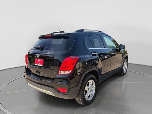 Used 2019 Chevrolet Trax LT w/ LT Convenience Package FWD image 4