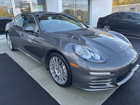 Used 2014 Porsche Panamera 4S image 1