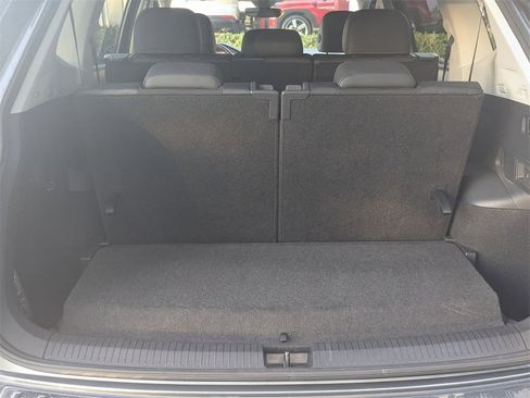 Used 2024 Volkswagen Tiguan SE image 7