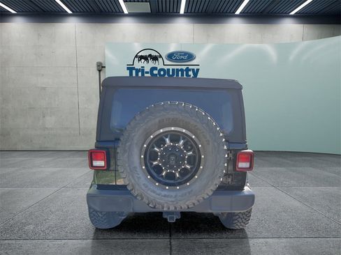 Used 2018 Jeep Wrangler Unlimited Sport image 6