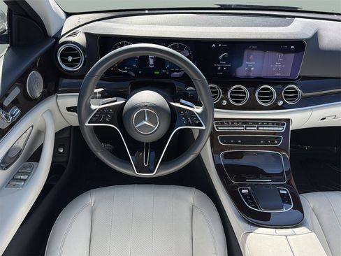 Used 2023 Mercedes-Benz E 450 4MATIC Sedan image 11