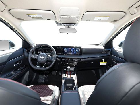 New 2026 Nissan Kicks SR w/ Cold Weather Package AWD/4WD image 20
