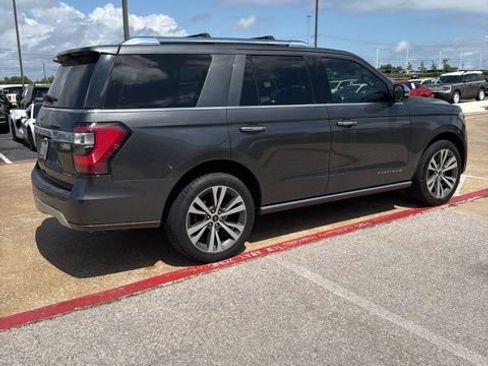 Used 2020 Ford Expedition Platinum RWD image 3