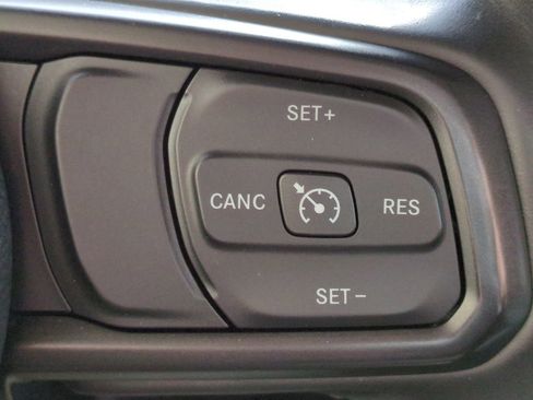 Used 2021 Jeep Wrangler Sport S image 24