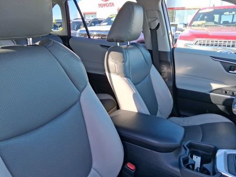 Used 2019 Toyota RAV4 XLE image 14
