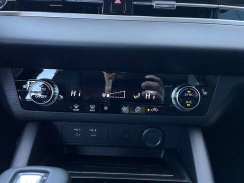 New 2025 Mitsubishi Outlander SE image 15