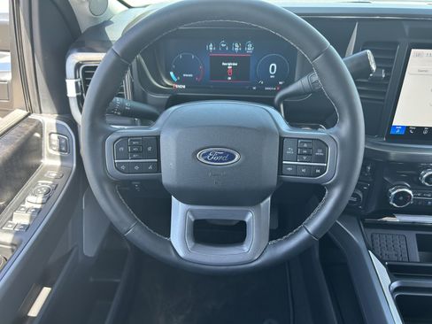 Used 2025 Ford F250 Lariat AWD/4WD image 22