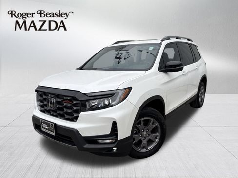 Used 2024 Honda Passport TrailSport image 1