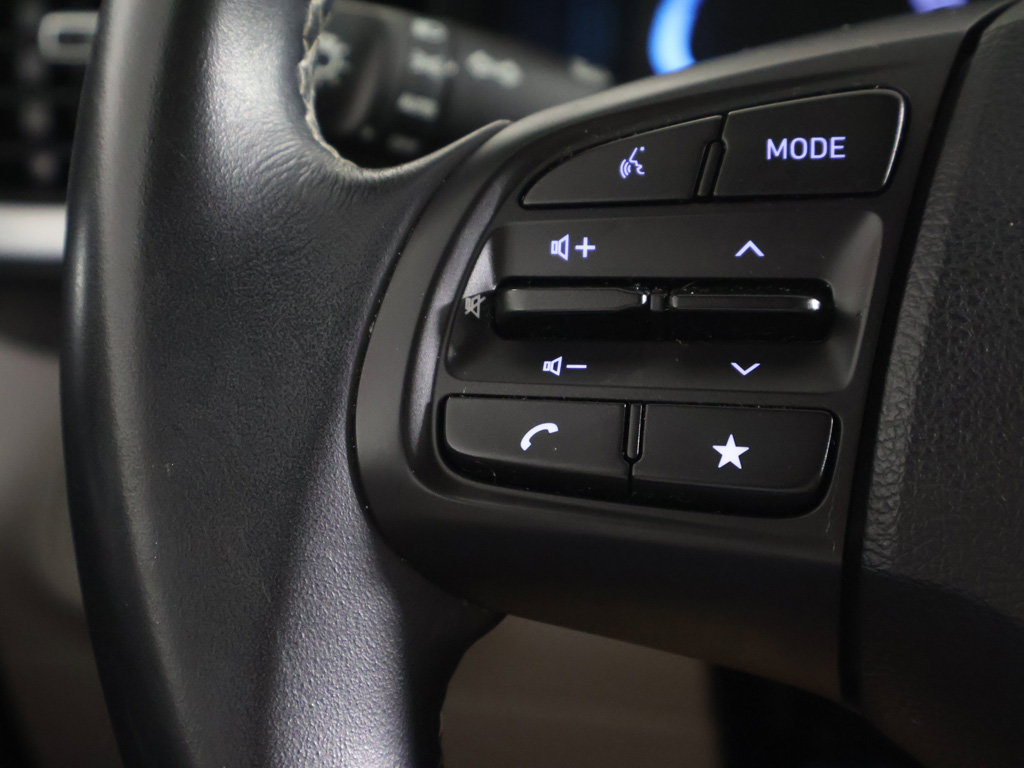 Certified 2024 Hyundai Venue SEL FWD image 36