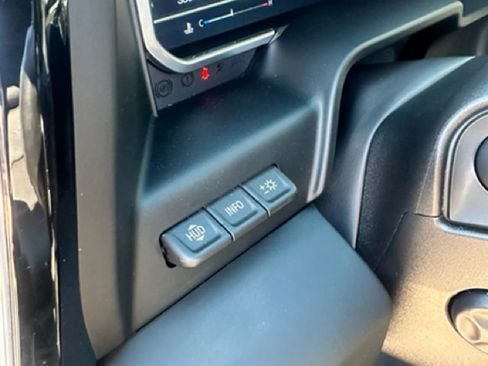 Used 2023 GMC Sierra 1500 Denali w/ Technology Package AWD/4WD image 13