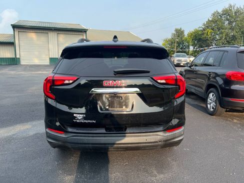 Used 2018 GMC Terrain SLE w/ Driver Convenience Package FWD image 4