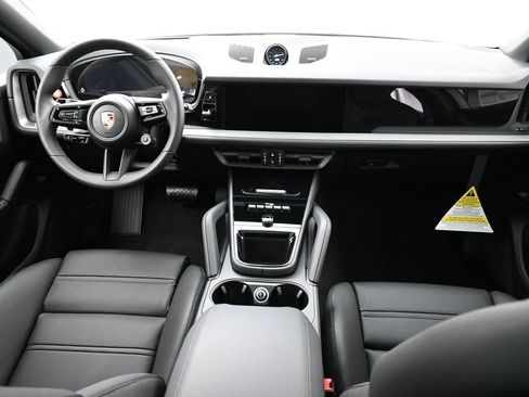 Certified 2026 Porsche Cayenne Coupe AWD/4WD image 25