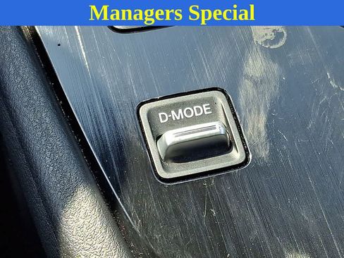 Used 2025 Nissan Rogue SV FWD image 26