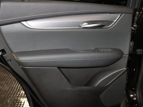 New 2026 Cadillac XT5 Luxury image 9