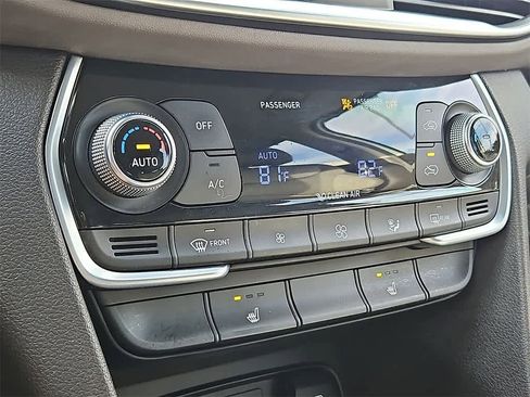 Used 2019 Hyundai Santa Fe SEL w/ Cargo Package image 15