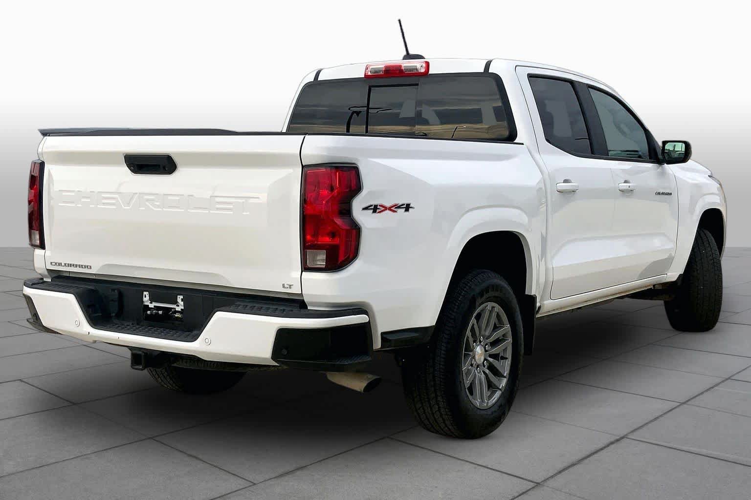 Used 2024 Chevrolet Colorado LT w/ LT Convenience Package II AWD/4WD image 13