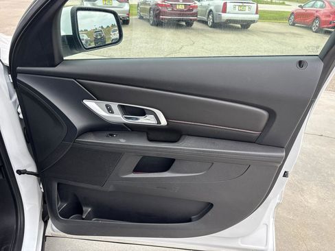 Used 2017 GMC Terrain SLE FWD image 26