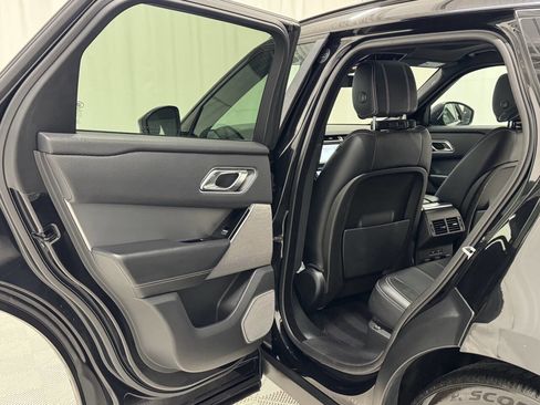 Used 2018 Land Rover Range Rover Velar R-Dynamic SE image 15