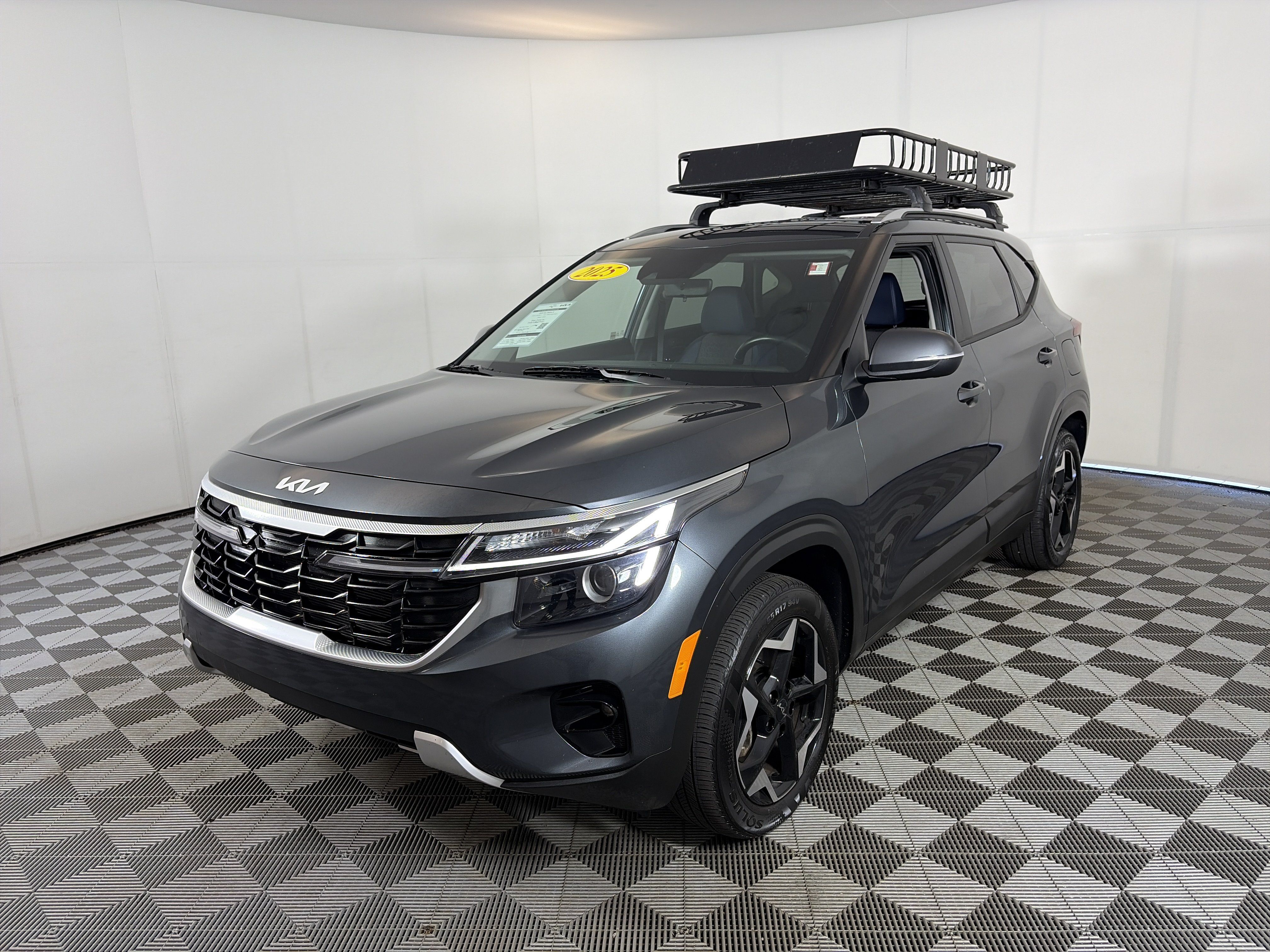 Certified 2025 Kia Seltos S AWD/4WD image 2
